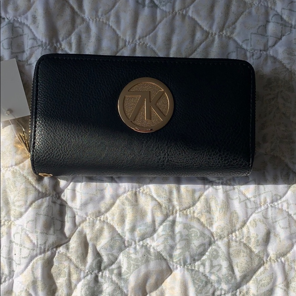 Wallet black